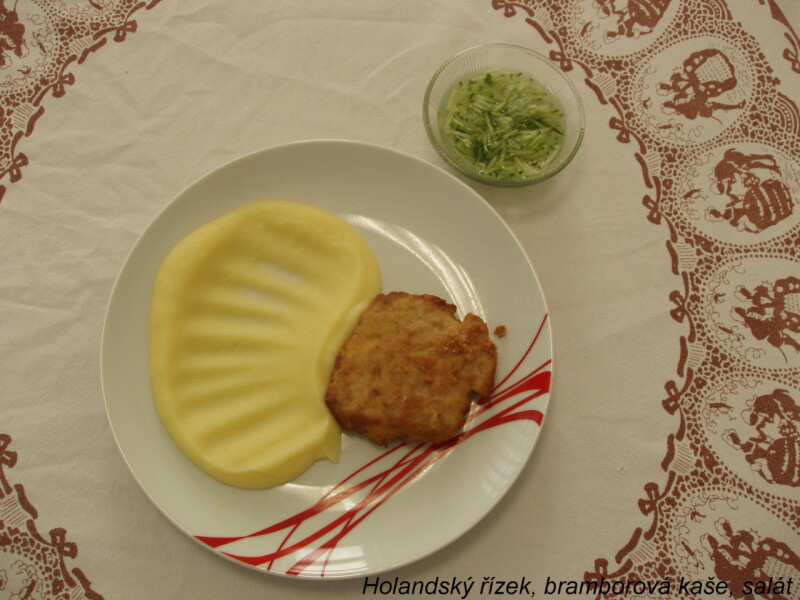 Holandský řízek, bramborová kaše, salát